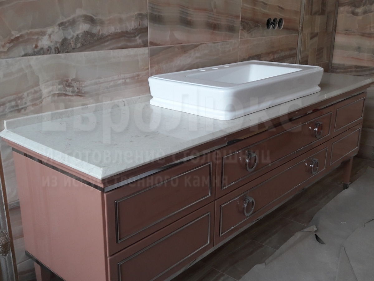 Столешница для ванной из кварцевого агломерата Caesarstone 5212 Taj Royale